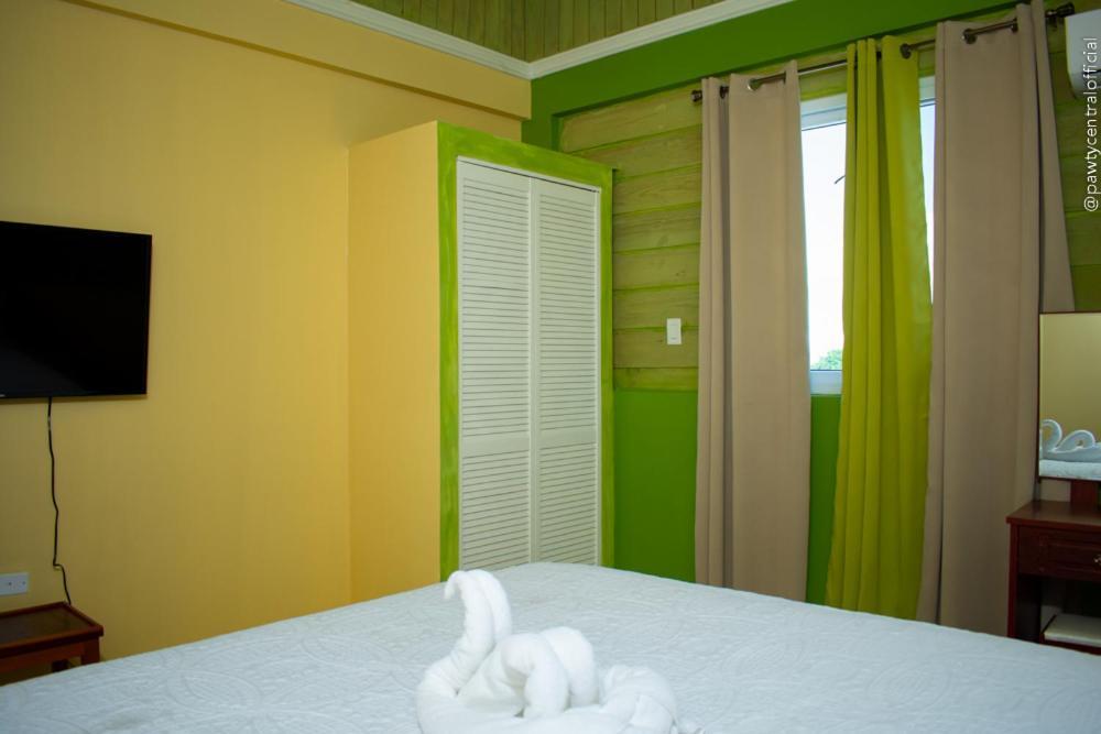 Ivs Bed And Breakfast Kingston Luaran gambar